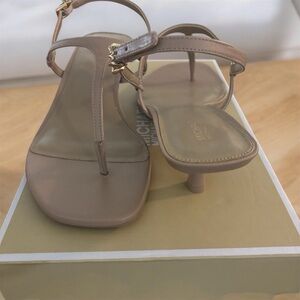 NEW MICHAEL Michael Kors sandals. Size 8